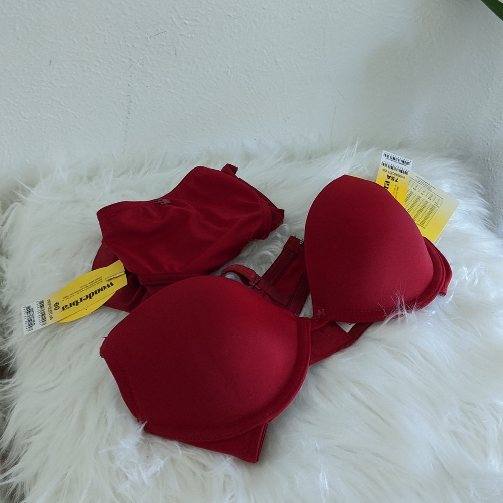 *NWT* Wonderbra lingerie set